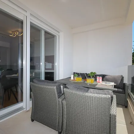 Apartman Modern 2-bedroom Near Old Town With Free Parking Zadar