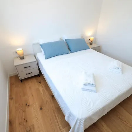 شقة Modern 2-bedroom Near Old Town With Free Parking *