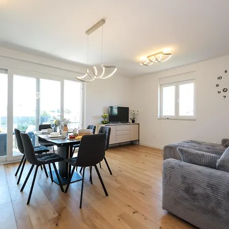 Modern 2-bedroom Near Old Town With Free Parking Apartman Zadar