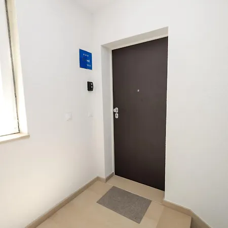 Modern 2-bedroom Near Old Town With Free Parking Apartman