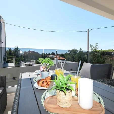 Modern 2-bedroom Near Old Town With Free Parking شقة *